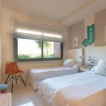 アパート Sailor House Con Piscina En La Nueva Milla De Oro エステポナ